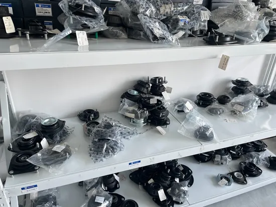 4A0 399 151c Peças de carro, suporte de motor, suporte de transmissão superior para Audi